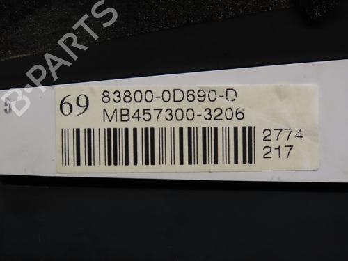 Used Instrument cluster TOYOTA YARIS (_P9_) 1.4 D-4D (NLP90_, NLP90R) (90 hp) 27488477