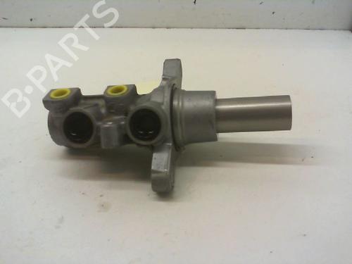 Used Brake master cylinder PEUGEOT 308 SW II (LC_, LJ_, LR_, LX_, L4_) 2.0 GT HDi 180 / BlueHDi 180 (181 hp) 9380348