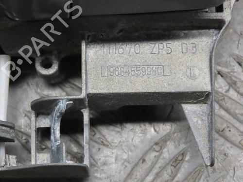 Używane Klamka zewnętrzna drzwi tylnych prawych PEUGEOT 5008 (0U_, 0E_) 1.6 BlueHDi 120 (120 hp) 26657373