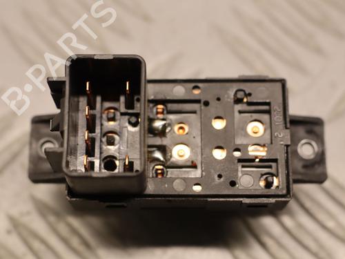 Used Right rear window switch Right rear window switch OPEL ANTARA A (L07) 2.0 CDTI 4x4 (150 hp) 33712196 33712196