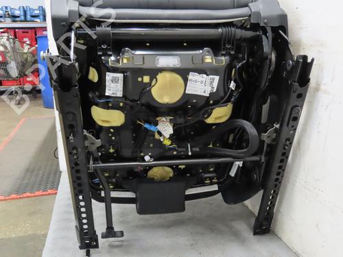 Used Right front seat SKODA OCTAVIA III Combi (5E5, 5E6) 2.0 TDI RS (184 hp) 29016310