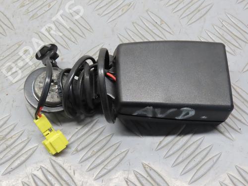 Used Seat buckle RENAULT TWINGO III (BCM_, BCA_) 1.0 SCe 70 (BCMB) (69 hp) 19639294
