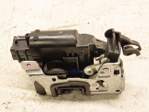 rear-right-lock-dacia-lodgy-js_-2012-28067896 main image