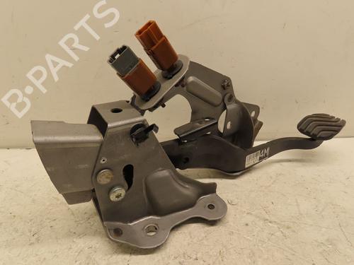 Used Break pedal RENAULT KADJAR (HA_, HL_) 1.2 TCe 130 (HLMR) (130 hp) 29643654
