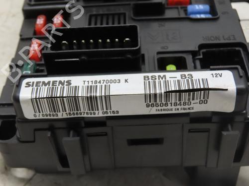 Used Fuse box CITROËN XSARA PICASSO (N68) 1.8 16V (115 hp) 31030521