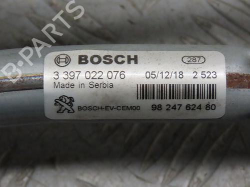 Used Front wipers mechanism PEUGEOT 3008 II SUV (MC_, MR_, MJ_, M4_) 1.2 THP/ PureTech 130 (MRHNSM, MRHNSU, MRHNSJ, MRHNYW,... (131 hp) 25885740