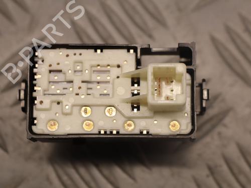 Used Switch Switch TOYOTA AURIS (_E18_) 1.8 Hybrid (ZWE186_, ZWE186R) (136 hp) 33727308 33727308