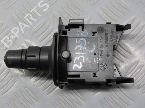 Used Headlight switch RENAULT SCÉNIC II (JM0/1_) 1.9 dCi (JM0G, JM12, JM1G, JM2C) (120 hp) 17779607