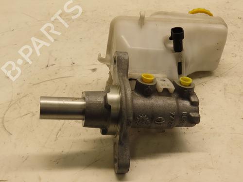 Used Brake master cylinder FIAT 500L (351_, 352_) 1.6 D Multijet (199LYE1B) (120 hp) 29345722