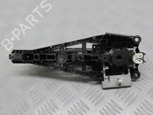 Used Front left exterior door handle OPEL ASTRA J (P10) 2.0 CDTI (68) (160 hp) 31030577