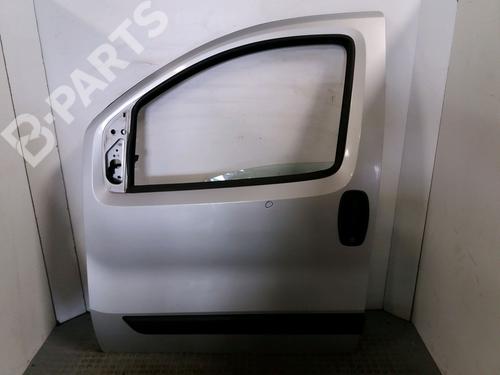 Porta frente esquerda FIAT QUBO (225_) 1.3 D Multijet (225CXB1A, 225AXB1A, 225CXB11, 225AXB11,... (75 hp) 9388619