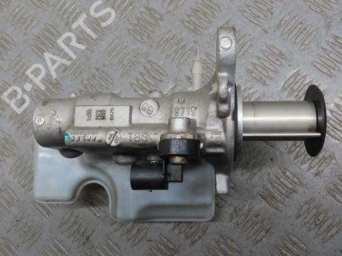 Used Brake master cylinder SKODA OCTAVIA III Combi (5E5, 5E6) 2.0 TDI RS (184 hp) 29016127