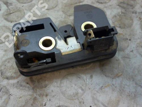 Used Tailgate lock VW POLO III (6N1) 60 1.4 (60 hp) 9380903