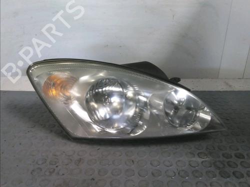Used Right headlight KIA CEE'D Hatchback (ED) 1.6 CRDi 90 (90 hp) 17782415
