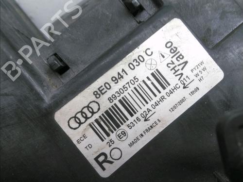 Used Right headlight AUDI A4 B6 (8E2) 2.5 TDI quattro (180 hp) 17782390