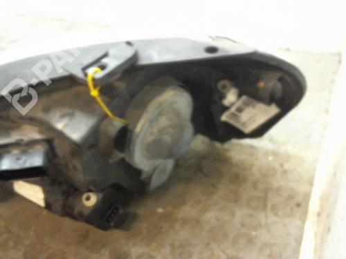 Right headlight VW FOX Hatchback (5Z1, 5Z3, 5Z4) 1.2 | BP9381752C29 