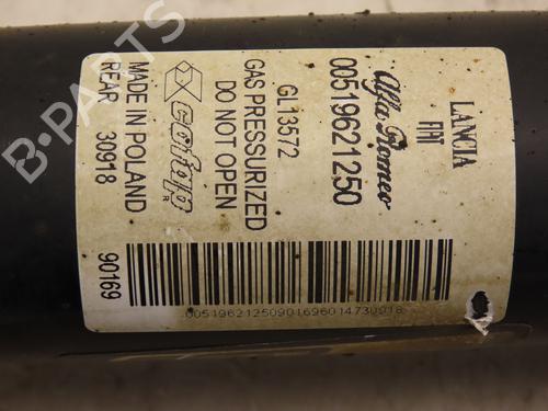Used Left rear shock absorber FIAT 500L (351_, 352_) 1.6 D Multijet (199LYE1B) (120 hp) 29170759