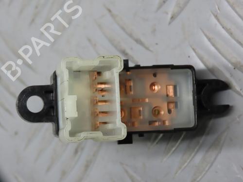 Raamschakelaar links achter NISSAN QASHQAI II (J11, J11_) 1.2 DIG-T (115 hp) 31283770