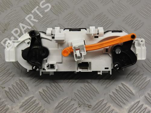 Climate control PEUGEOT 208 I (CA_, CC_) 1.2 PureTech 82 | BP17779510I5