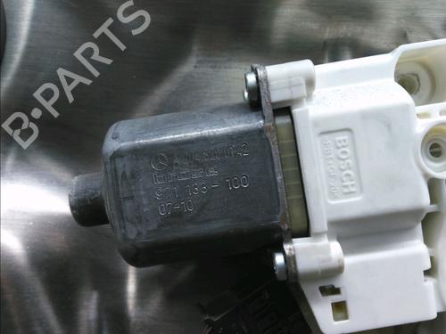 Front left window mechanism MERCEDES-BENZ C-CLASS (W204) C 200 CDI (204.007, 204.006) | BP17780799C22
