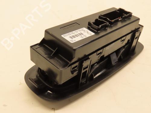 Left front window switch RENAULT KADJAR (HA_, HL_) 1.2 TCe 130 (HLMR) | BP29319328I27 