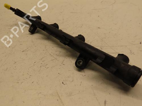Used Injection rail RENAULT SCÉNIC II (JM0/1_) 1.6 (JM0C, JM0J, JM1B) (113 hp) 29643579