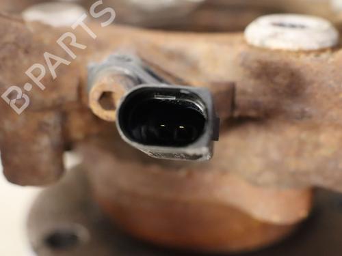 Used Right front steering knuckle Right front steering knuckle VW GOLF V (1K1) 1.4 16V (80 hp) 39699774 39699774