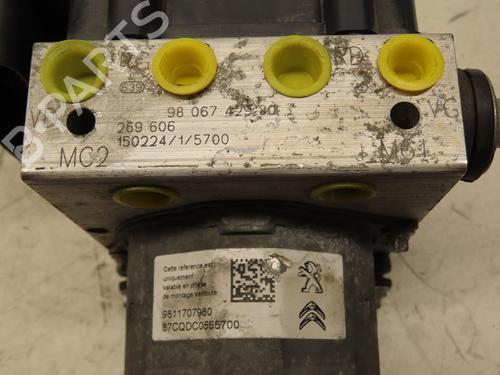 Used ABS pump ABS pump PEUGEOT 308 II (LB_, LP_, LW_, LH_, L3_) 1.2 THP 130 (131 hp) 29872598 29872598