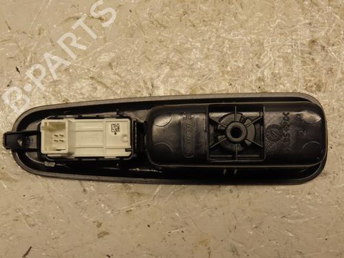 Used Right rear window switch CITROËN C3 III (SX) 1.6 BlueHDi 75 (75 hp) 28007212