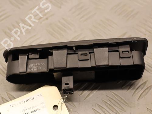 switch-renault-kadjar-ha_-hl_-2015-36425639 main image