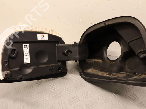 fuel-flap-citroen-c4-cactus-2014-32659360 main image