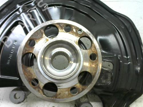 Used Right front steering knuckle MERCEDES-BENZ A-CLASS (W176) A 180 (176.042) (122 hp) 14883892