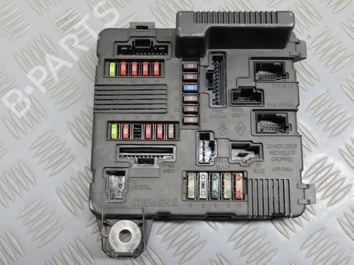 Used Fuse box RENAULT MEGANE II (BM0/1_, CM0/1_) 1.5 dCi (BM1E, CM1E) (106 hp) 21060002