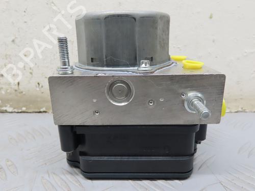 Used ABS pump DACIA SANDERO II TCe 90 (B8M1, B8MA, B8AC) (90 hp) 25859222