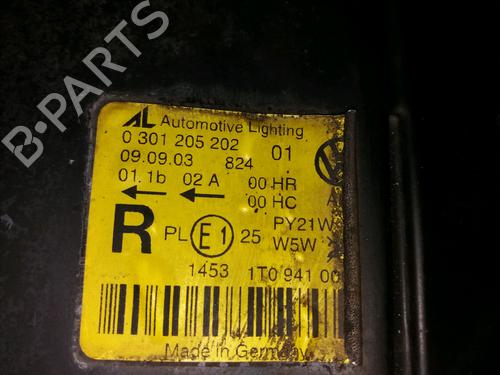 Right headlight VW TOURAN (1T1, 1T2) 2.0 TDI | BP23155626C29