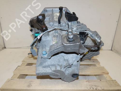 gearbox-renault-kadjar-ha_-hl_-2015-39996534 main image