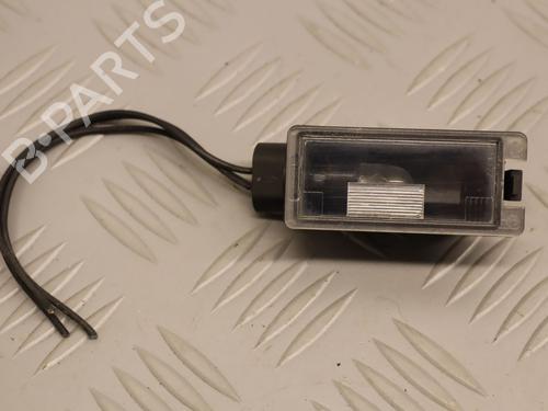Éclairage de plaque d'immatriculation FORD KUGA II (DM2) 2.0 TDCi (150 hp) 33136781