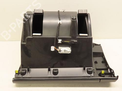 Used Glove box RENAULT KADJAR (HA_, HL_) 1.2 TCe 130 (HLMR) (130 hp) 29319304
