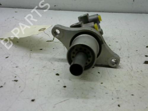 Used Brake master cylinder CITROËN C5 III (RD_) 2.0 HDi (RDRHD8, RDRHDJ, RDRHR8, RDRHRJ) (136 hp) 9380341