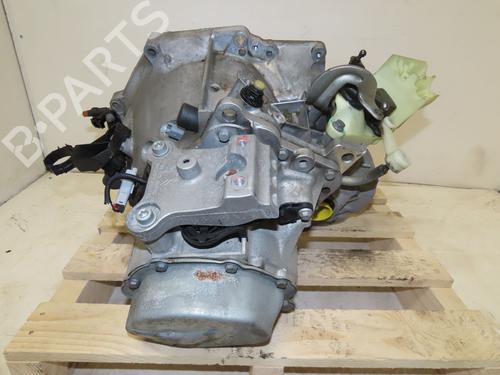 Getriebe für CITROËN C4 CACTUS 1.2 THP 110 (110 hp) 32486622