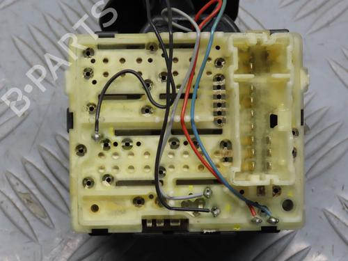 Used Steering column stalk RENAULT TWINGO III (BCM_, BCA_) 0.9 TCe 90 (BCM9, BCM2) (90 hp) 9384221