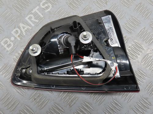right-tailgate-light-renault-clio-iv-grandtour-kh_-2012-2013-2014-2015-2016-2017-2018-2019-2020-2021-27488892 main image