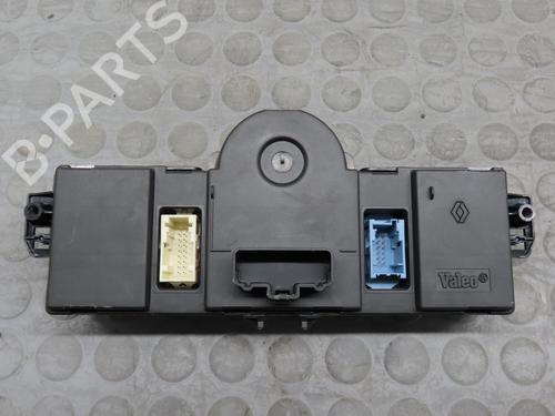 Used Climate control RENAULT CLIO III Grandtour (KR0/1_) 1.2 16V (KR0P) (101 hp) 17779515