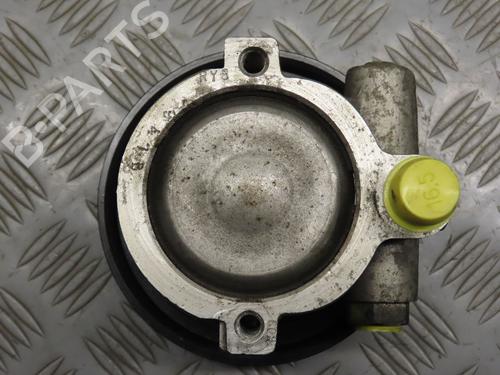 Used Steering pump RENAULT LAGUNA II (BG0/1_) 2.0 16V (BG00, BG0K, BG0P, BG0W) (135 hp) 18076596