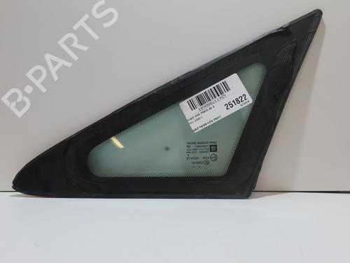 dr-rude-hjre-foran-opel-corsa-e-x15-2014-33058763 main image