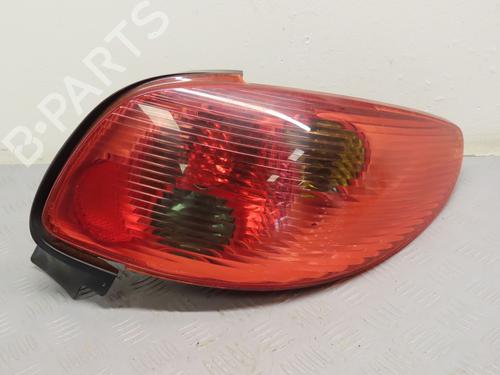 Højre baglygte PEUGEOT 206 CC (2D) 1.6 16V (2DNFUF, 2DNFUR) (109 hp) 18124516