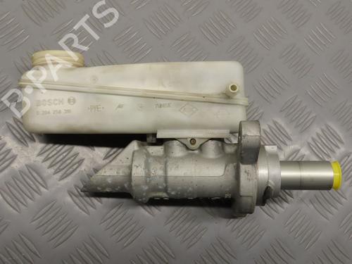 Brake master cylinder RENAULT FLUENCE (L3_) 1.5 dCi (L30A) 460117726R