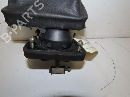 Selector da caixa Selector da caixa PEUGEOT 206+ (2L_, 2M_) 1.4 i (2LKFWA, 2MKFWA) (75 hp) 34387045 34387045
