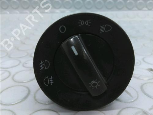 Used Headlight switch VW POLO (9N_, 9A_) 1.4 TDI (80 hp) 17779561