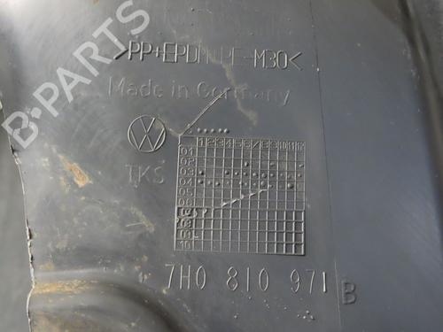 Used Wheel arch VW TRANSPORTER T5 Bus (7HB, 7HJ, 7EB, 7EJ) 2.5 TDI (174 hp) 21008547